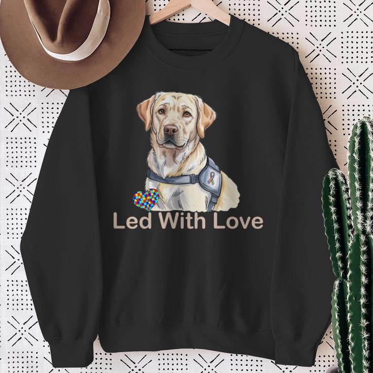 自閉症啓発サポート犬ラブラドールのニューロダイバーシティ 長袖tシャツ スウェットシャツ 年配の女性への贈り物