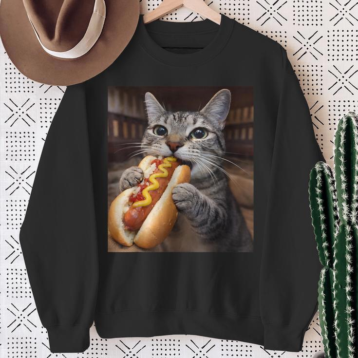 面白い猫を食べるホットドッグtシャツ リアルなタビーキャットフード ユーモア スウェットシャツ 年配の女性への贈り物