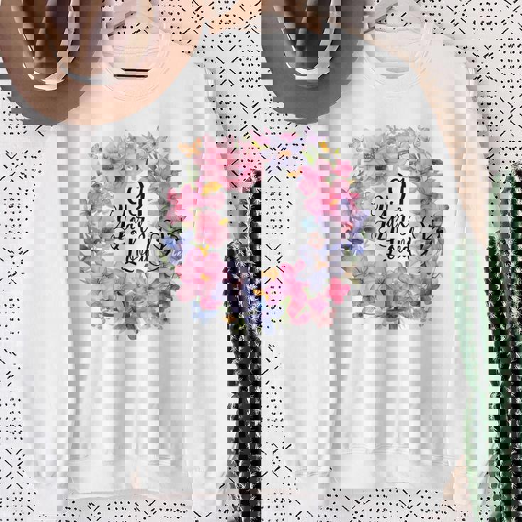 91 Years Loved 91歳の誕生日 フローラルリース ナインティワン スウェットシャツ 年配の女性への贈り物