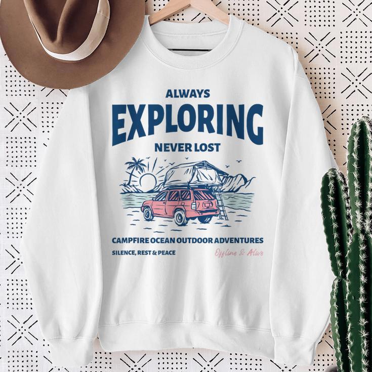Always Exploring Campfire Ocean Outdoor ビーチライフグラフィック スウェットシャツ 年配の女性への贈り物
