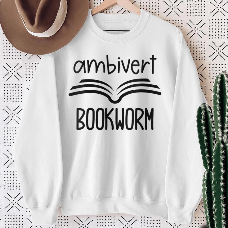 Bookworm Ambivert Fun Book Lovers Reading Sweatshirt Gifts for Old Women Bookworm Ambivert Fun Book Lovers Reading Sweatshirt Gifts for Old Women