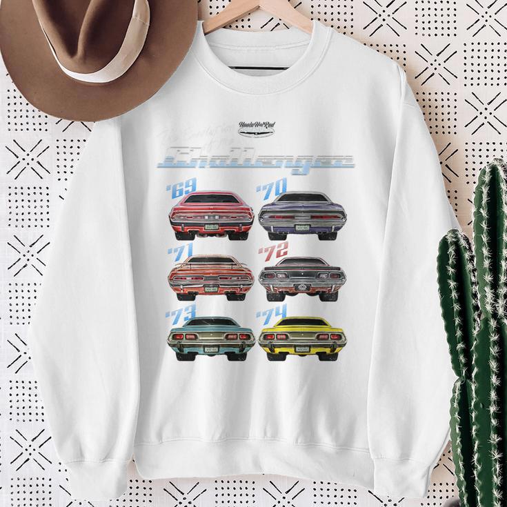 Evolution Of The Challenger、ホットロッド、マッスルカー、マグナム、RTe スウェットシャツ 年配の女性への贈り物