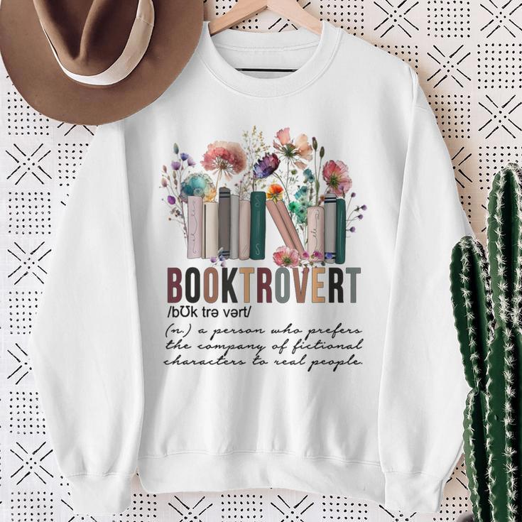 Floral Booktrovert Wildflowers Bookworm Reading Book Lovers Sweatshirt Gifts for Old Women