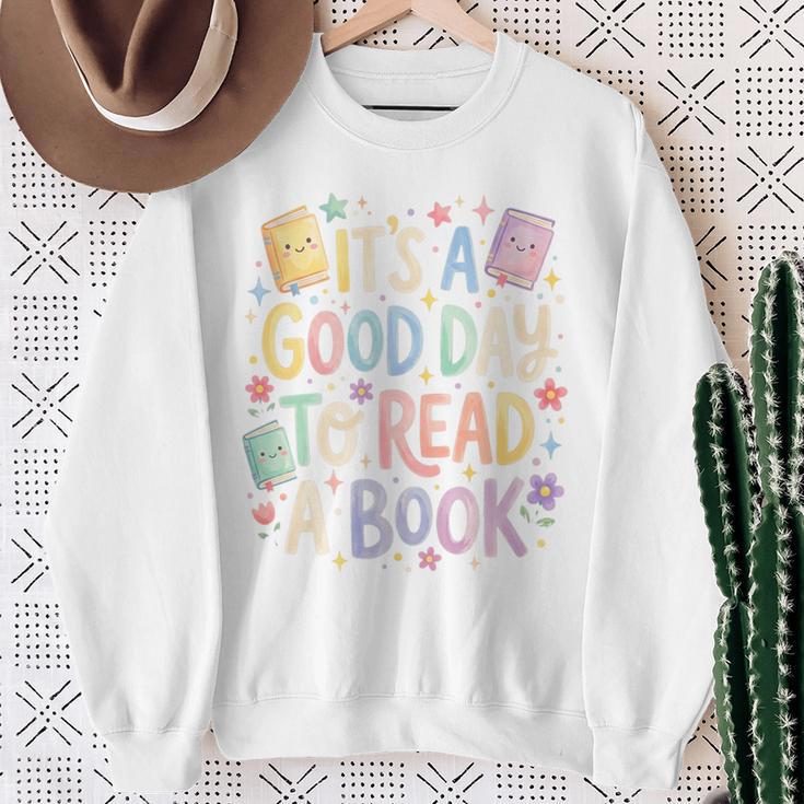 It’s A Good Day To Read A Book Cute Teacher Reading Premium Tri-Blend Sweatshirt Gifts for Old Women