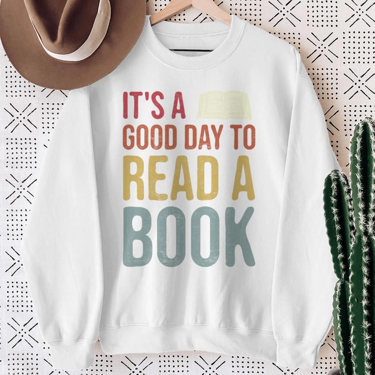 It's A Good Day To Read A Book Vintage Sweatshirt Gifts for Old Women It's A Good Day To Read A Book Vintage Sweatshirt Gifts for Old Women