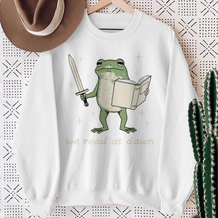 We Read At Dawn Vintage Frog Reading Book Frog Meme Sweatshirt Gifts for Old Women We Read At Dawn Vintage Frog Reading Book Frog Meme Sweatshirt Gifts for Old Women