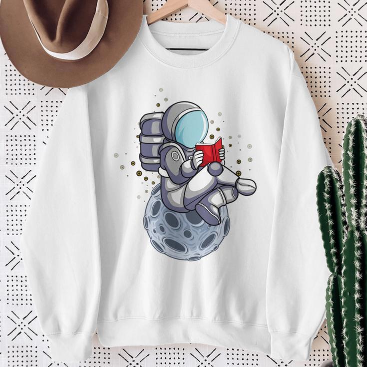 Reading Read Books Reader Nerd Cartoon Astronaut Moon Sweatshirt Gifts for Old Women