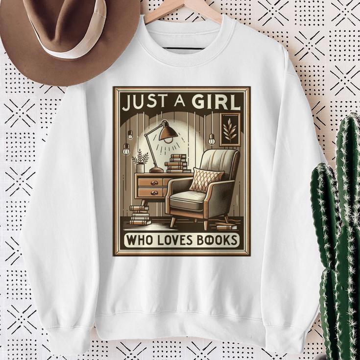 Vintage Just A Girl Who Loves Books Women Book Worm Reading Performance Sweatshirt Gifts for Old Women