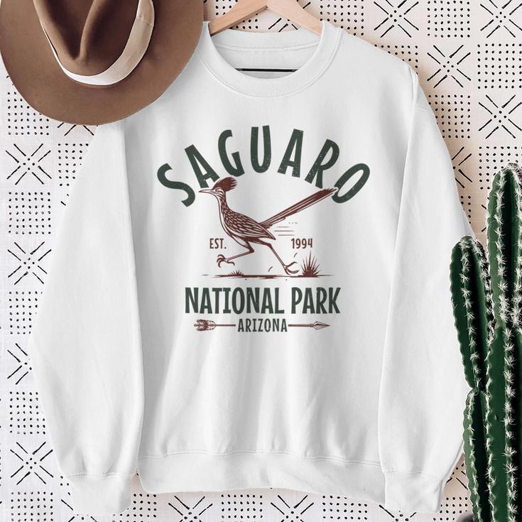 サグアロツーソン アリゾナ国立公園 ロードランナー お土産 長袖tシャツ スウェットシャツ 年配の女性への贈り物