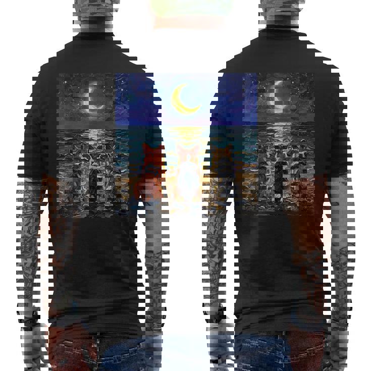 3 コーギーの夜のビーチかわいい犬と三日月のアートワーク メンズTシャツ バックプリント