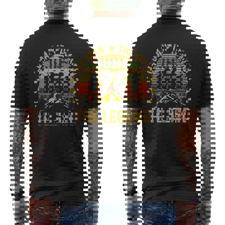 60 Years Old Birthday The Man Myth Legend 1961年6月 メンズTシャツ バックプリント