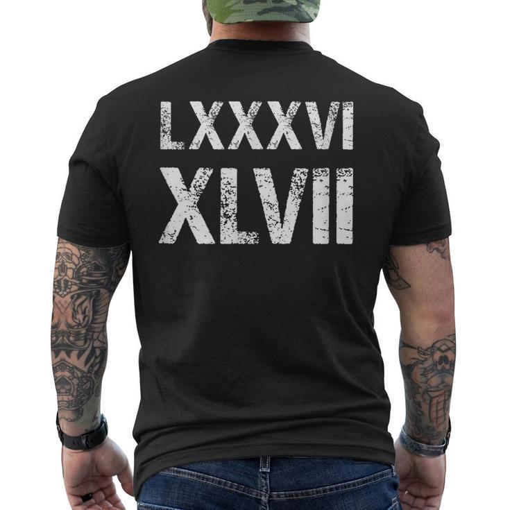 8647 ローマ数字 抗議ヴィンテージアンティーク調 Lxxxvi Xlvii メンズTシャツ バックプリント