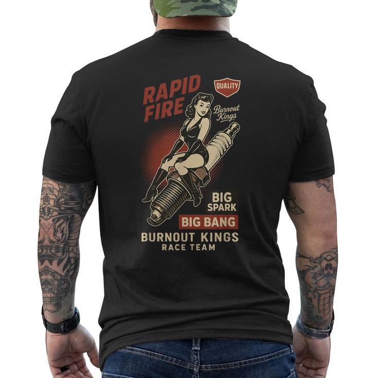 Burnout Kings レトロレーシングスパークプラグガールピンナップ ヴィンテージデザイン メンズTシャツ バックプリント