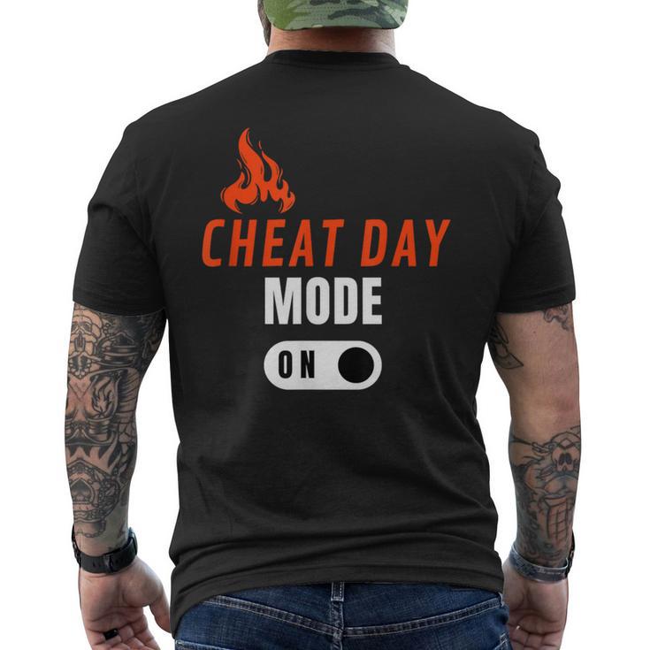 Cheat Day 高カロリー おもしろダイエット メンズTシャツ バックプリント