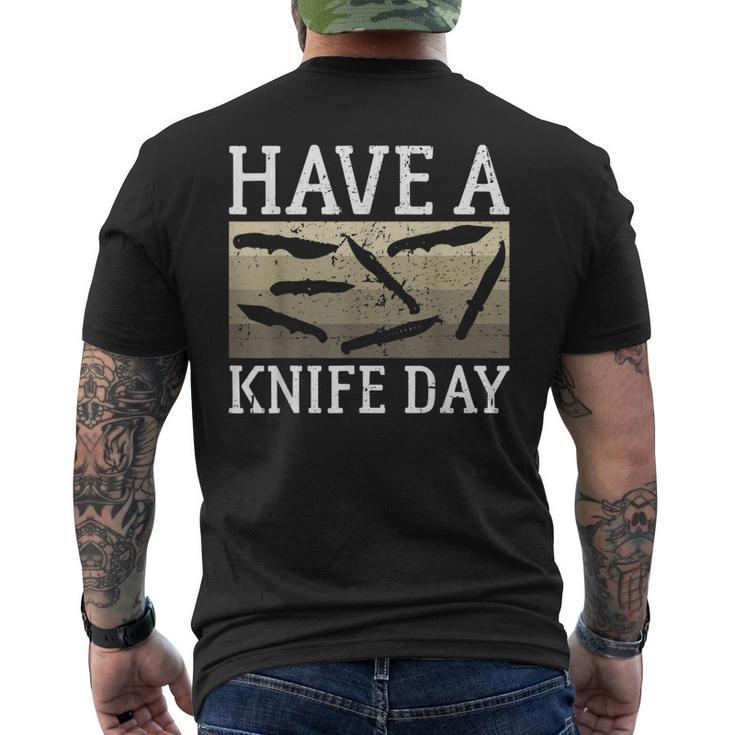 Have A Knife Day Knife Collector メンズTシャツ バックプリント