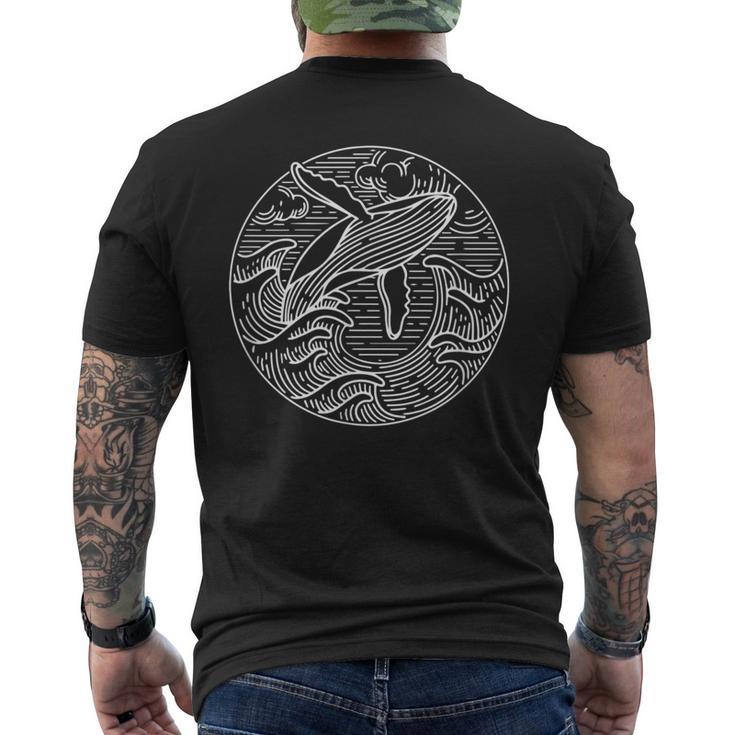 Humpback クジラ 海から雲に飛ぶ メンズTシャツ バックプリント