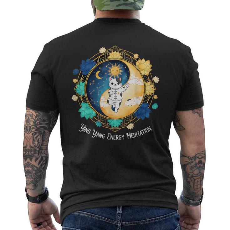 Life Happens 太極拳は猫陰陽エネルギー瞑想を助ける メンズTシャツ バックプリント