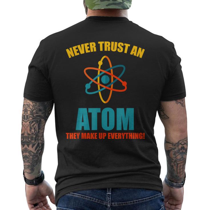Never Trust An Atom グラフィック皮肉tシャツ メンズTシャツ バックプリント