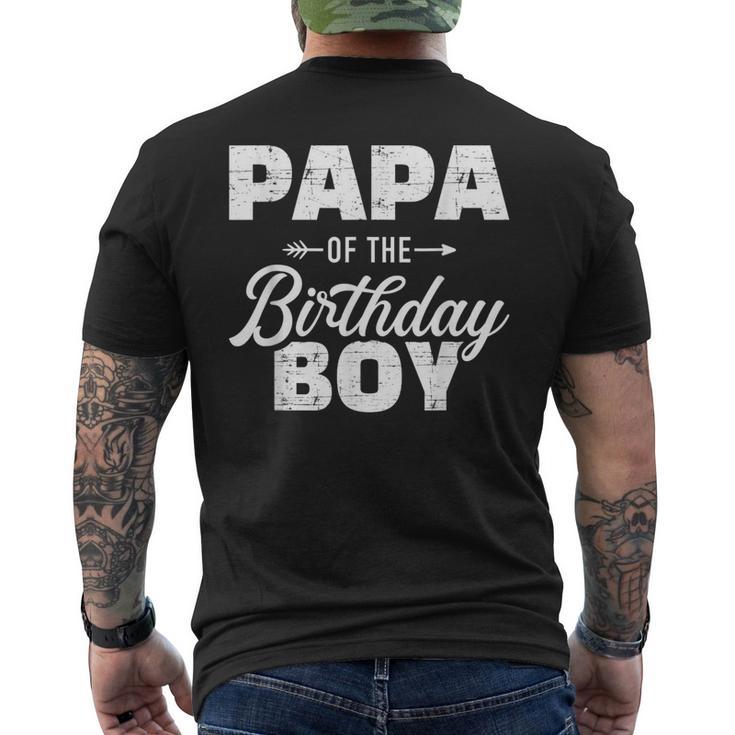 Papà Del Festeggiato Per Il Nonno O Il Papà T-shirt da uomo con stampa posteriore