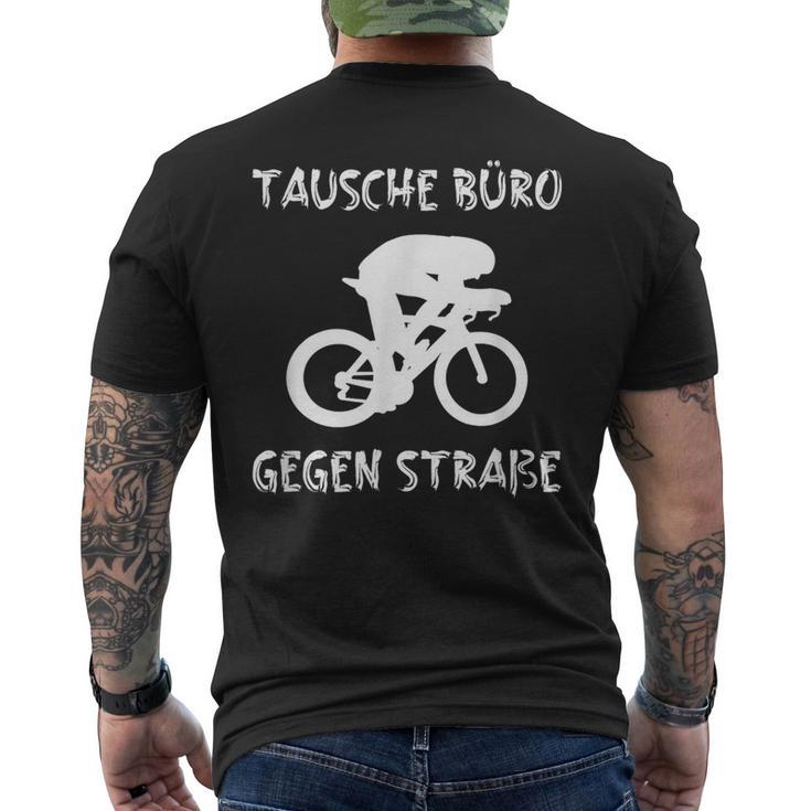 Triathlete Office Against Road Bike ランニング トライアスロンスポーツ メンズTシャツ バックプリント