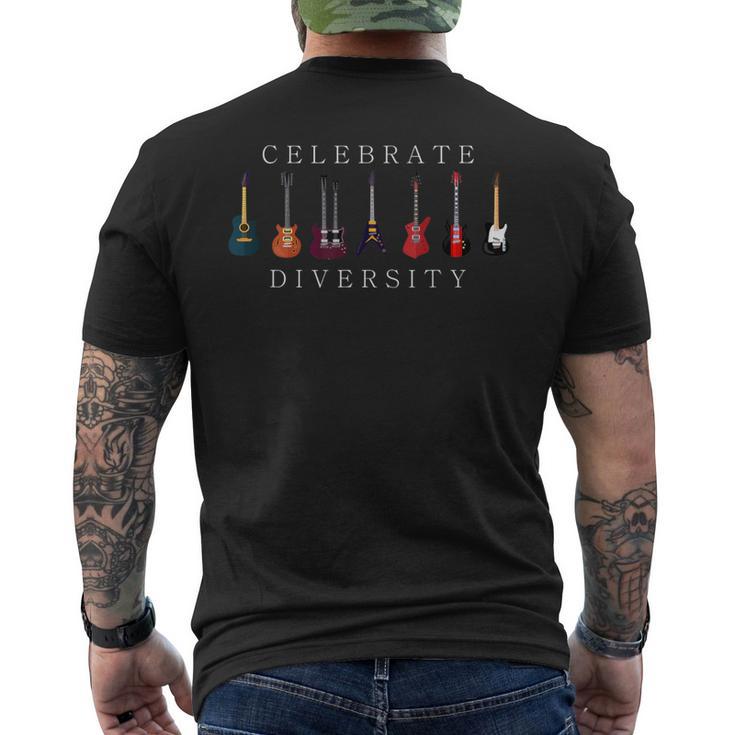 おかしいギターは多様性の型音楽ギフトを祝う メンズTシャツ バックプリント