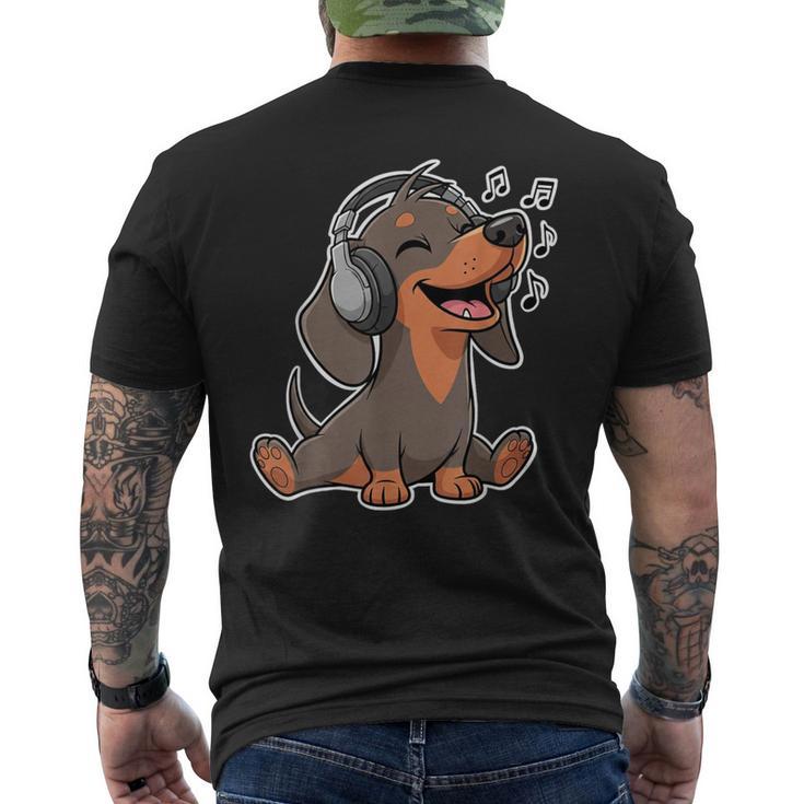 かわいいダックスフント音楽愛好家ヘッドフォン メンズTシャツ バックプリント