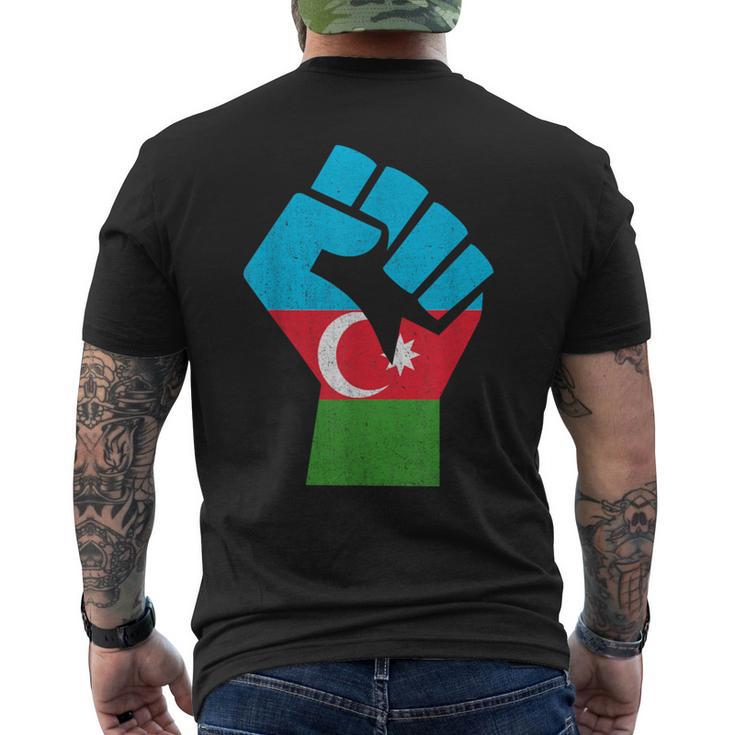 アゼルバイジャン 国旗 アゼルバイジャン ルーツ 手拳 パワー アゼルバイジャン メンズTシャツ バックプリント