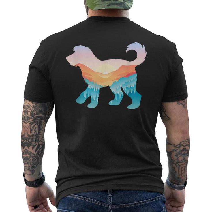 オーストラリア ラブラドゥードル 自然 ハイキング 犬 日の出 アドベンチャー メンズTシャツ バックプリント