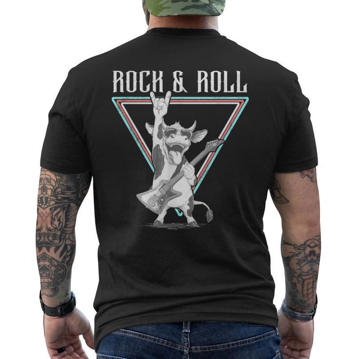 ギター付きロックンロール牛 メンズTシャツ バックプリント