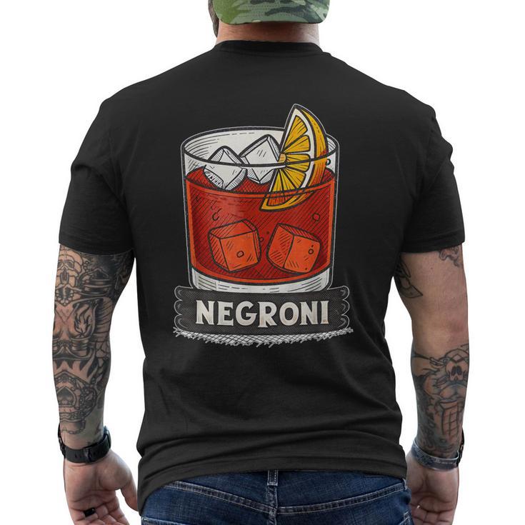 クラシックなネグローニカクテルイラスト、オレンジスライス。 メンズTシャツ バックプリント