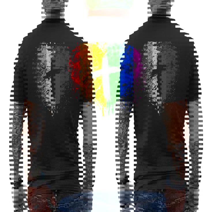 クロスのあるレインボー ハート、キリスト教の宗教的なゲイ プライド メンズTシャツ バックプリント