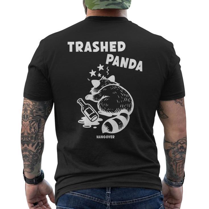 ゴミ箱パンダ 二日酔い ソーシャルメディア 狂った酔ったアライグマ メンズTシャツ バックプリント