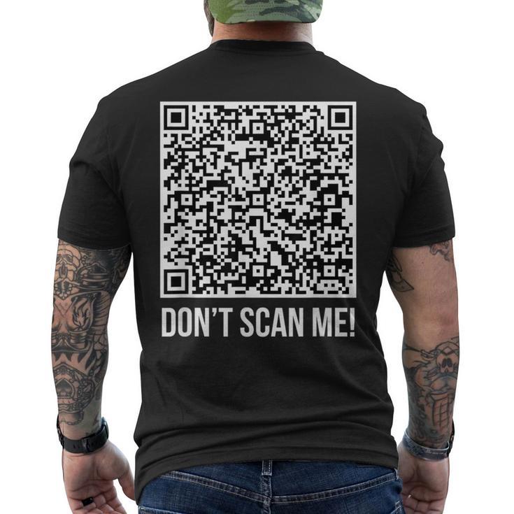 スキャンしないで！Qr スキャン・ミー・ジョーク・ファニー・ミドル・フィンガー メンズTシャツ バックプリント