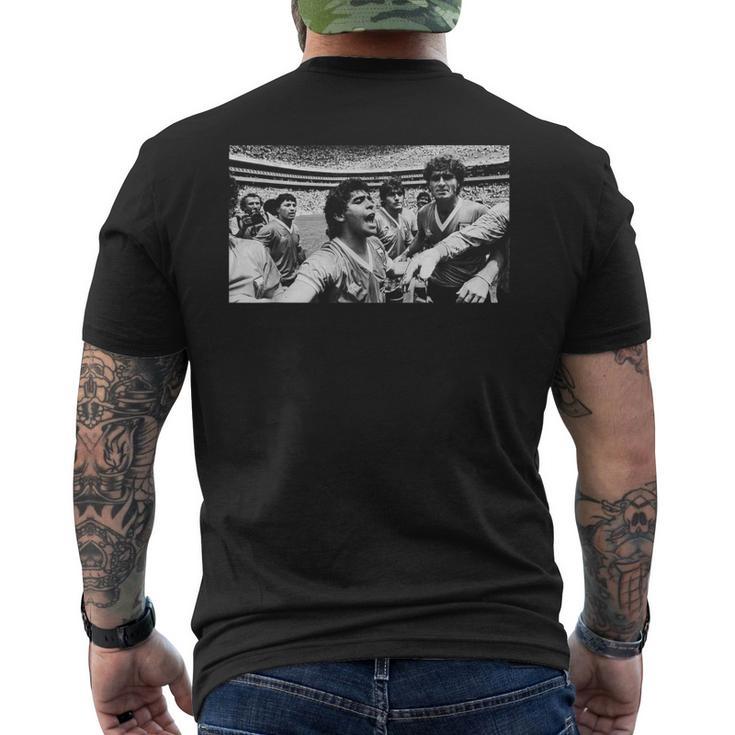 ディエゴ・マラドーナ・アルゼンチンが1986年サッカーワールドカップで優勝 メンズTシャツ バックプリント