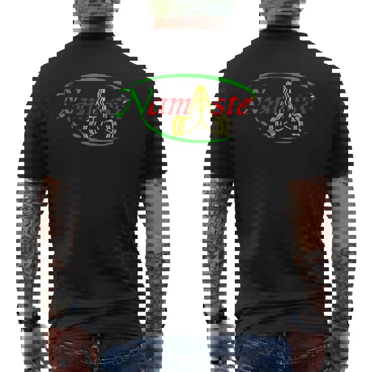 ナマステとラスタカラーヨガ。 メンズTシャツ バックプリント