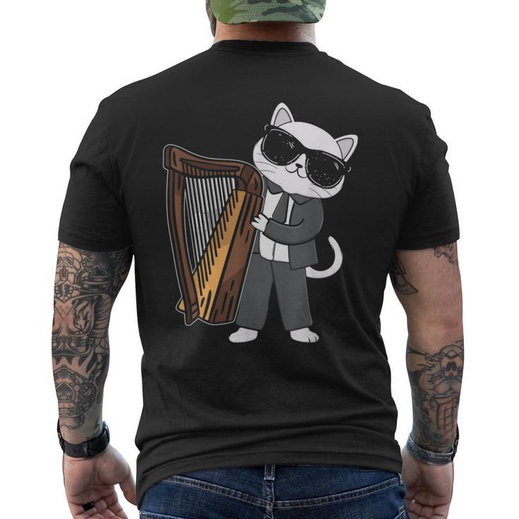 ハープを演奏する猫 音楽愛好家 音楽プレーヤー エキスパート ミュージシャン メンズTシャツ バックプリント