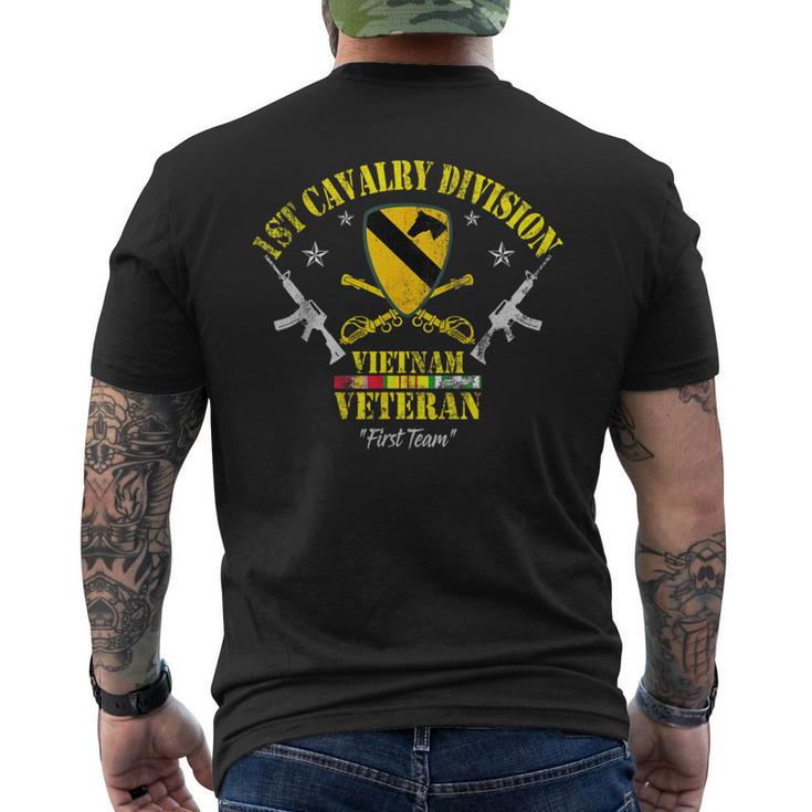 ベトナム退役軍人第1騎兵師団愛国退役軍人の日 メンズTシャツ バックプリント