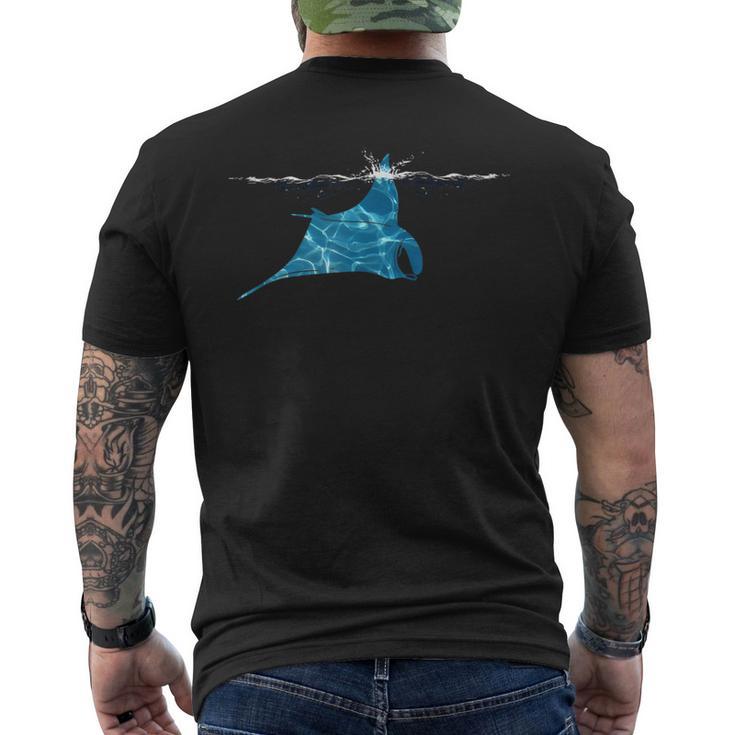 マンタレイかわいいマンタ愛好家スティングレイシュノーケリング メンズTシャツ バックプリント