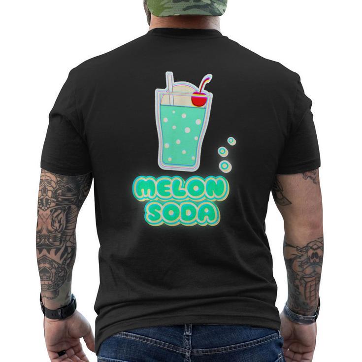 メロンソーダ／クリームソーダ 夏 （デリシャス スイーツ）昭和レトロ ポップ 80S かわいい イラスト メンズTシャツ バックプリント