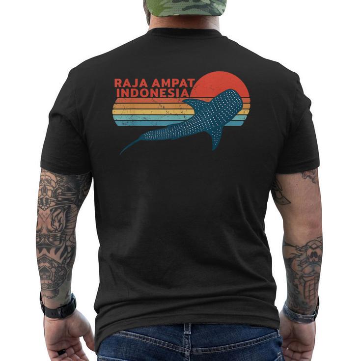 ラジャアンパットインドネシアジンベイザメ メンズTシャツ バックプリント