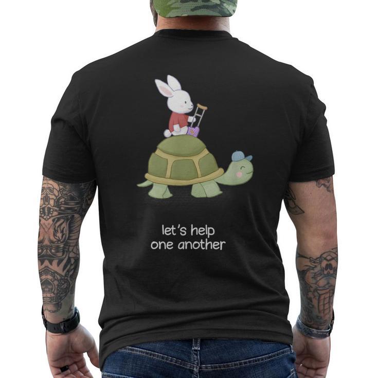 亀とウサギ もう一人を助けましょう メンズTシャツ バックプリント
