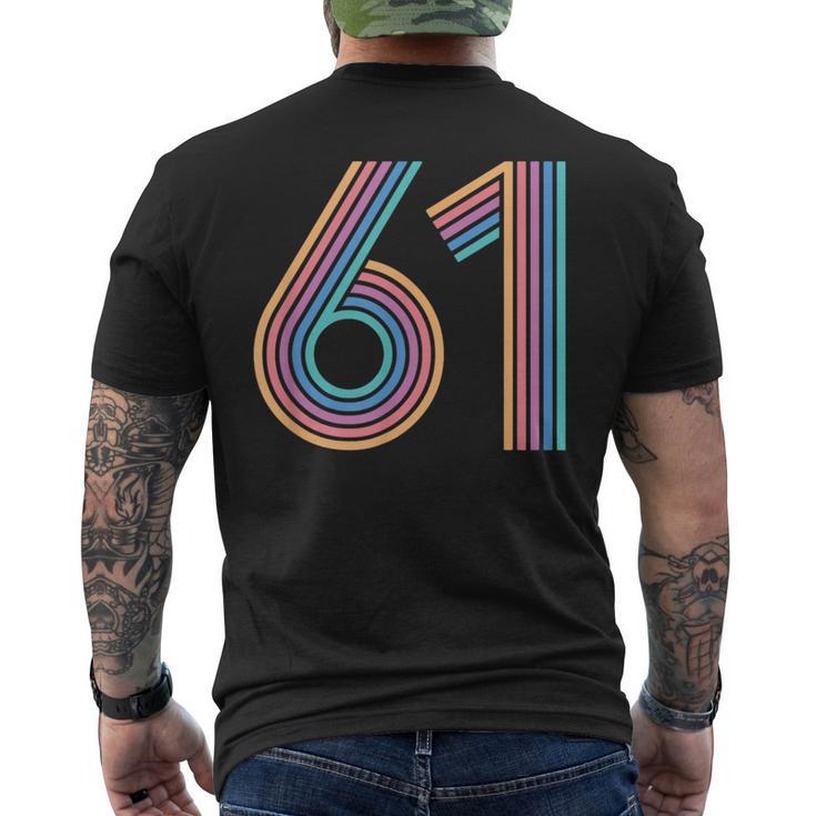数字 61 61周年記念 男女 61歳の誕生日 メンズTシャツ バックプリント