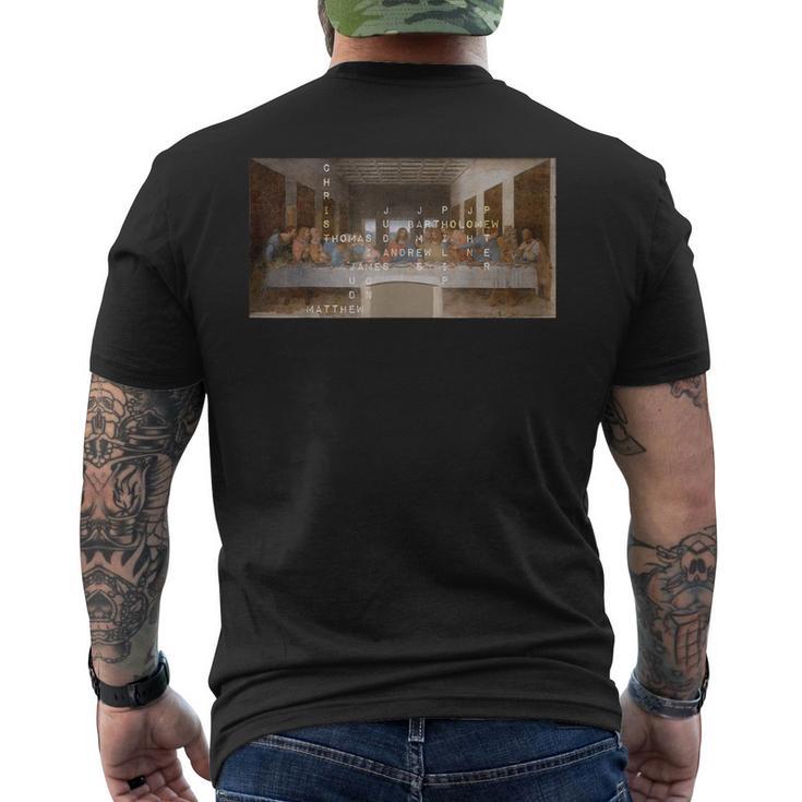 最後の晩餐に12人の使徒がいる主イエス・キリスト メンズTシャツ バックプリント