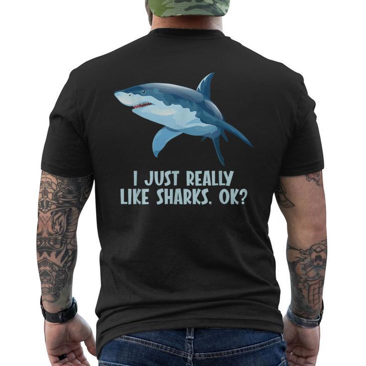 私は本当にサメが好きです メンズTシャツ バックプリント