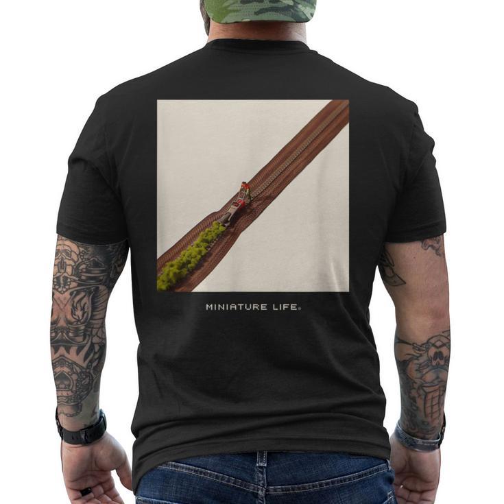 草いものには蓋をする メンズTシャツ バックプリント