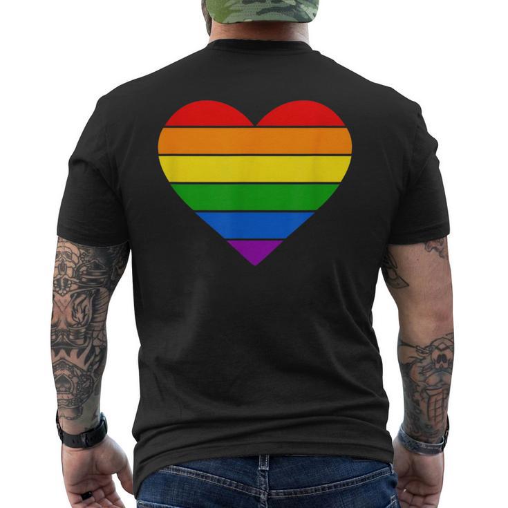 虹 ハート Lgtbq 虹色 虹色の旗 カラフル メンズTシャツ バックプリント