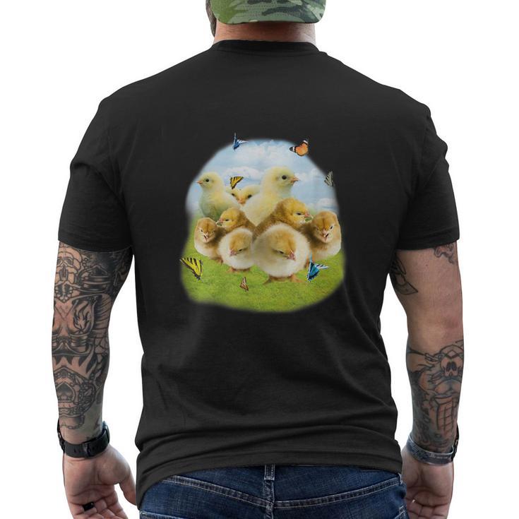 蝶 ひよこ 蝶 かわいい鶏 メンズTシャツ バックプリント