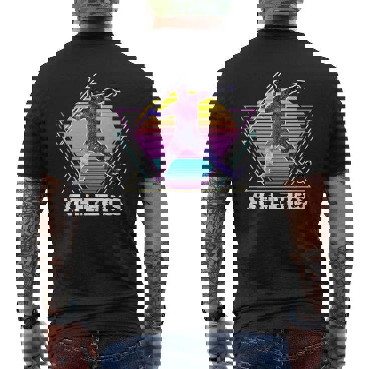 陸上競技 やり投げ スポーツ レトロ ヴィンテージaporwave 90 年代 メンズTシャツ バックプリント