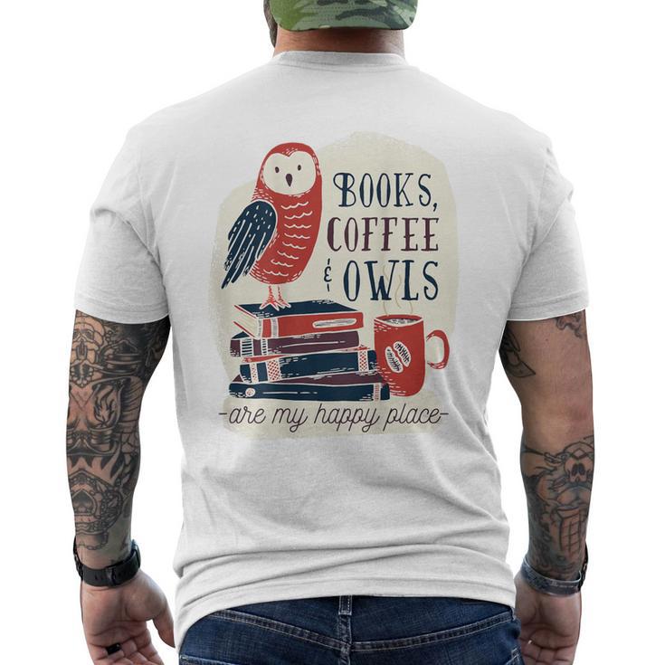 バックプリントの本、コーヒー、フクロウのおかしな幸せ メンズTシャツ バックプリント