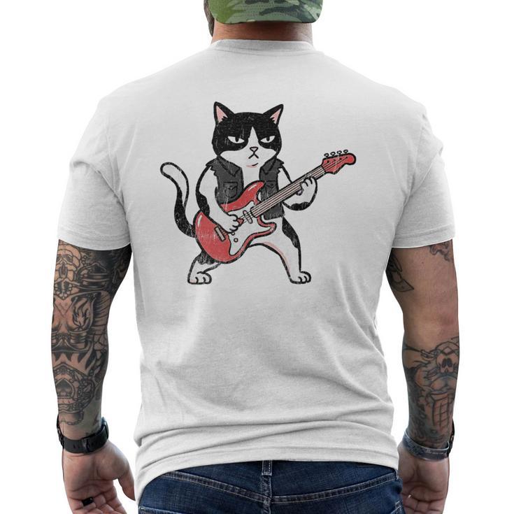 ベースギターを弾く 面白い ロック猫 バンド ミュージシャン ベーシスト 動物 メンズTシャツ バックプリント